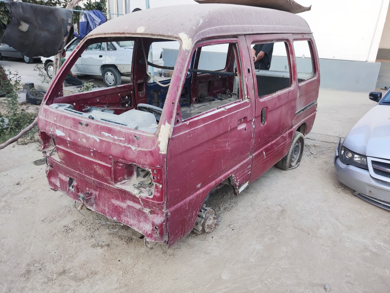 DAEWOO DAMAS DLX русумли, давлат рақамли  20 586 EAA