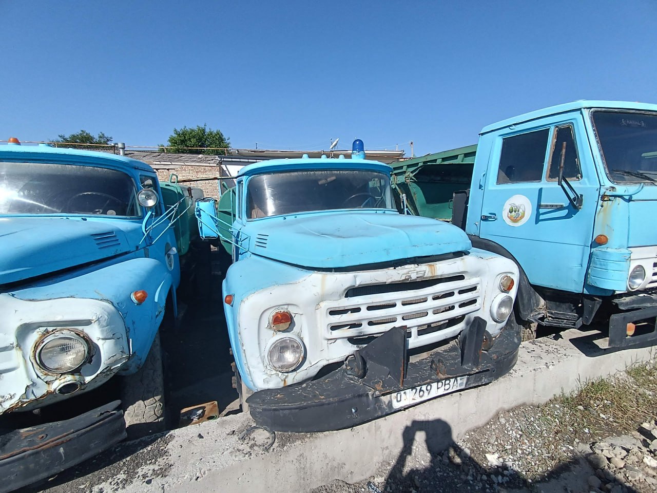 "ZIL 130 KDM PM" русумли, давлат рақами 01 269 РВА.